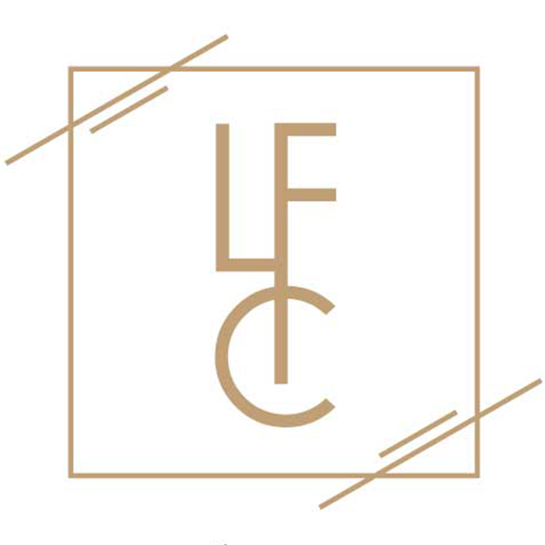 Logo doré du restaurant La Fontaine Cavalier à Urzy